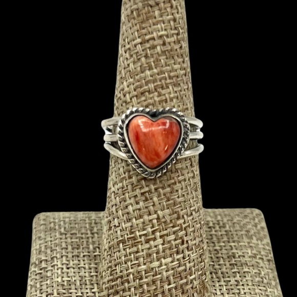 Navajo Native American Handmade Sterling Silver Spiny Oyster Heart Ring 7 - Picture 1 of 7